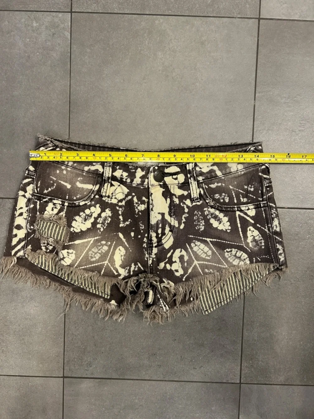 Free People Black
Distressed Printed Denim Cutoff Shorts - Picture 4 of 7
